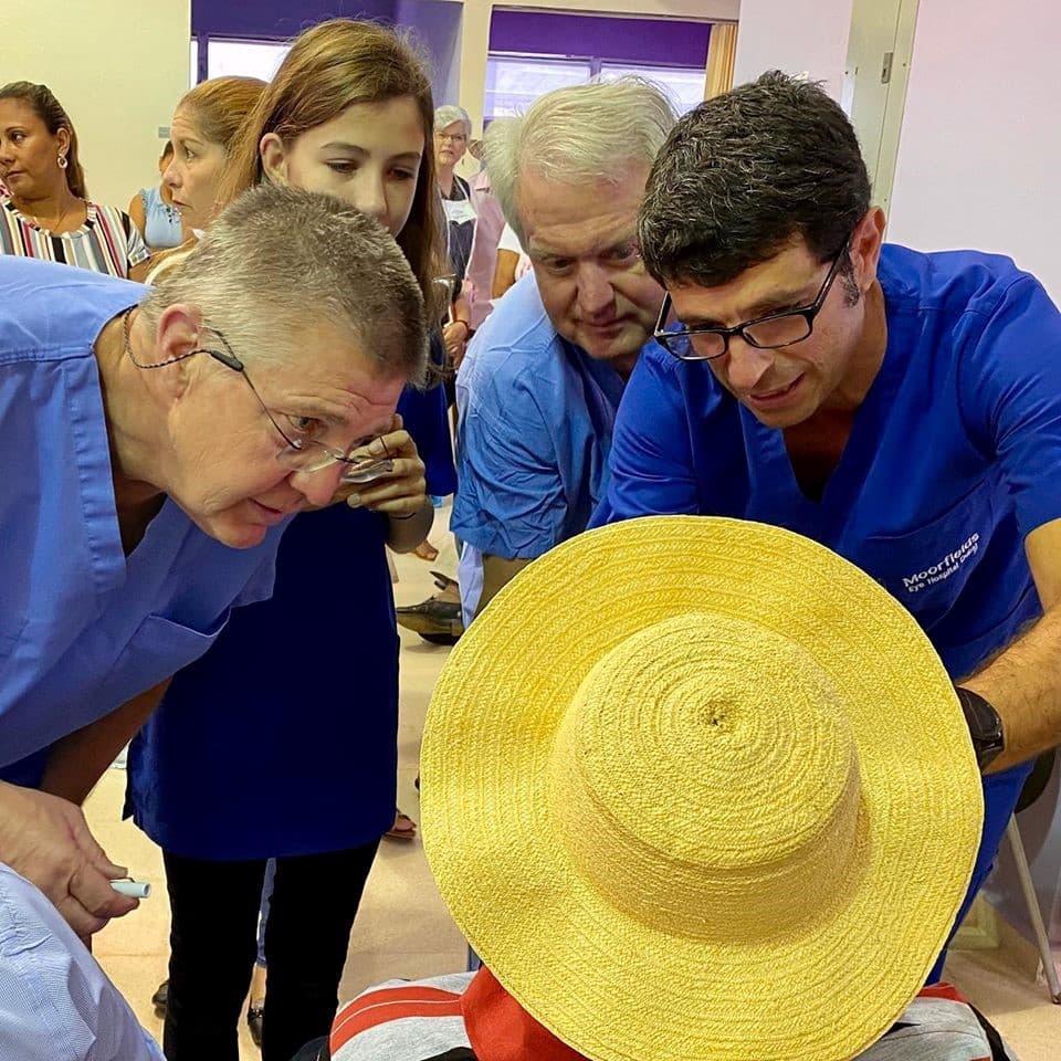 Moorfields Eye Hospital team treating patients in Panama